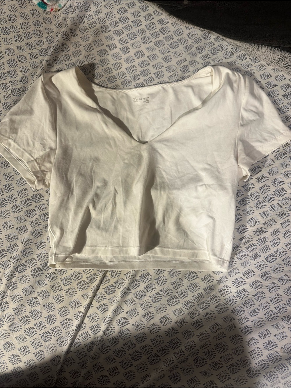 aerie White V-Neck Short Sleeve Crop Top